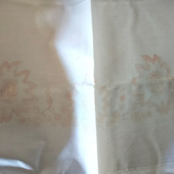 VINTAGE Embroidery Set/Pillowcases - Picture 2 of 3